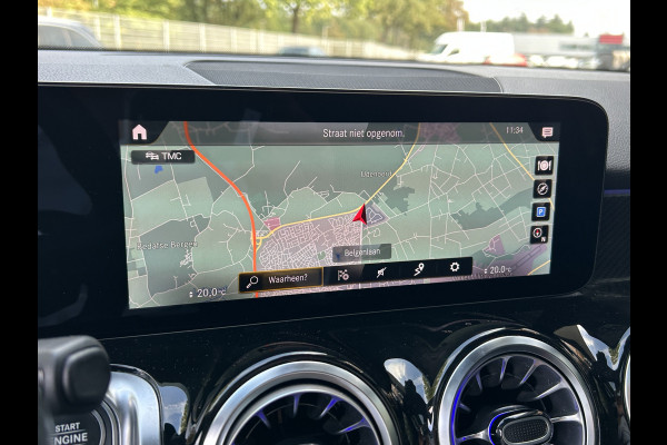 Mercedes-Benz Glb 180 AMG 7-zits // Trekhaak // Panoramadak // Memory // Keyless // Carplay // MultiBeam LED // Nightpakket // Sfeerverlichting