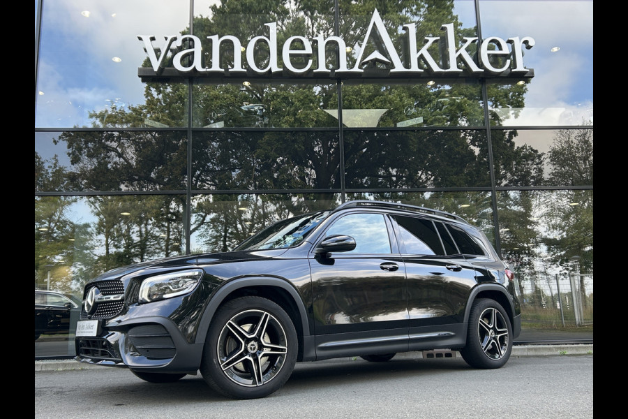 Mercedes-Benz Glb 180 AMG 7-zits // Trekhaak // Panoramadak // Memory // Keyless // Carplay // MultiBeam LED // Nightpakket // Sfeerverlichting