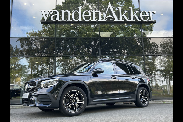 Mercedes-Benz Glb 180 AMG 7-zits // Trekhaak // Panoramadak // Memory // Keyless // Carplay // MultiBeam LED // Nightpakket // Sfeerverlichting