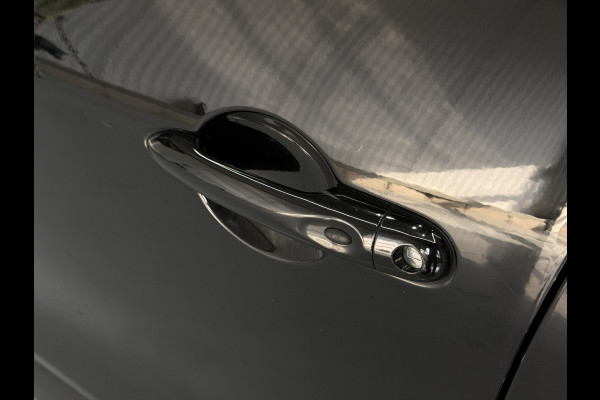 Renault Clio 0.9 TCe Bose | Navi | Camera | 17" | Stoelverwarming | PDC | Led |