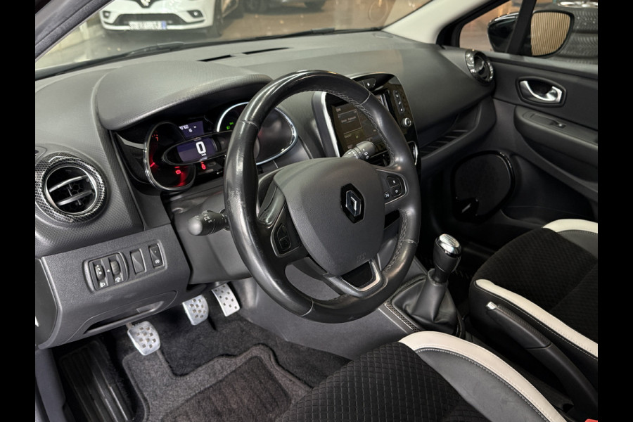 Renault Clio 0.9 TCe Bose | Navi | Camera | 17" | Stoelverwarming | PDC | Led |