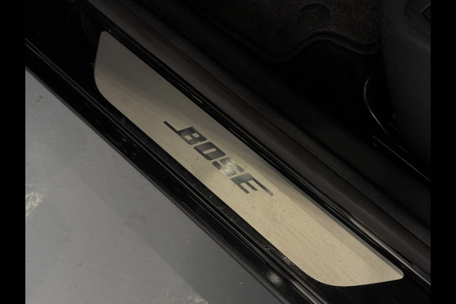 Renault Clio 0.9 TCe Bose | Navi | Camera | 17" | Stoelverwarming | PDC | Led |
