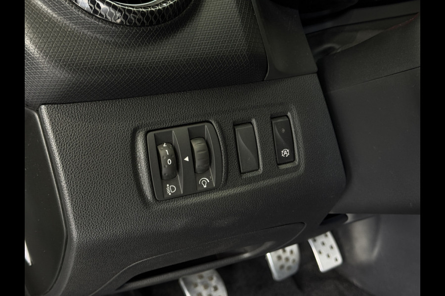 Renault Clio 0.9 TCe Bose | Navi | Camera | 17" | Stoelverwarming | PDC | Led |