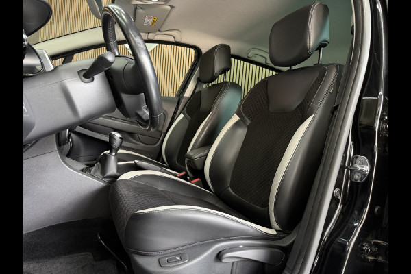 Renault Clio 0.9 TCe Bose | Navi | Camera | 17" | Stoelverwarming | PDC | Led |