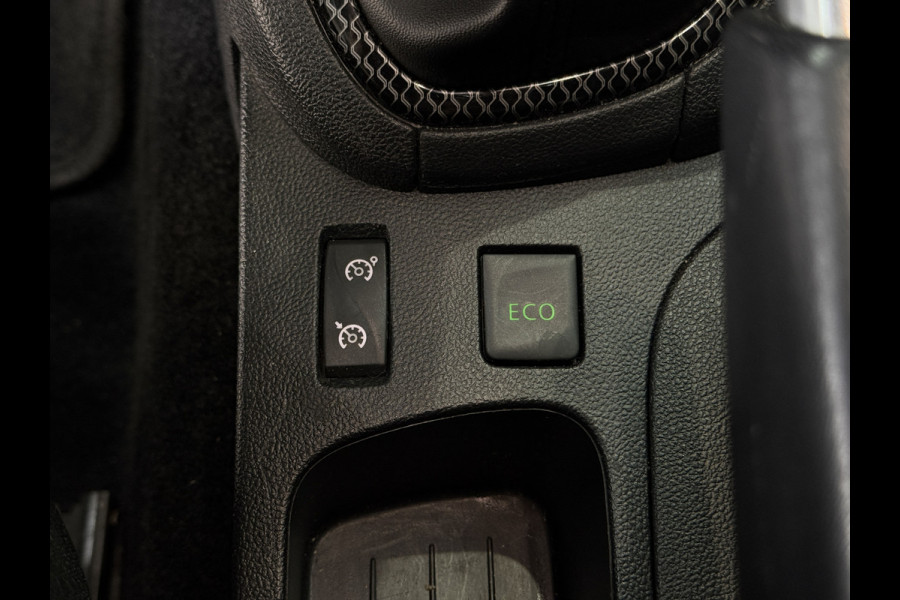 Renault Clio 0.9 TCe Bose | Navi | Camera | 17" | Stoelverwarming | PDC | Led |