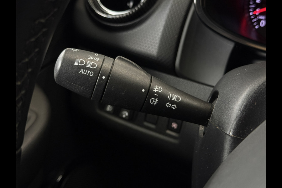 Renault Clio 0.9 TCe Bose | Navi | Camera | 17" | Stoelverwarming | PDC | Led |