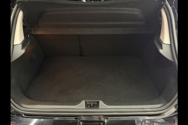 Renault Clio 0.9 TCe Bose | Navi | Camera | 17" | Stoelverwarming | PDC | Led |