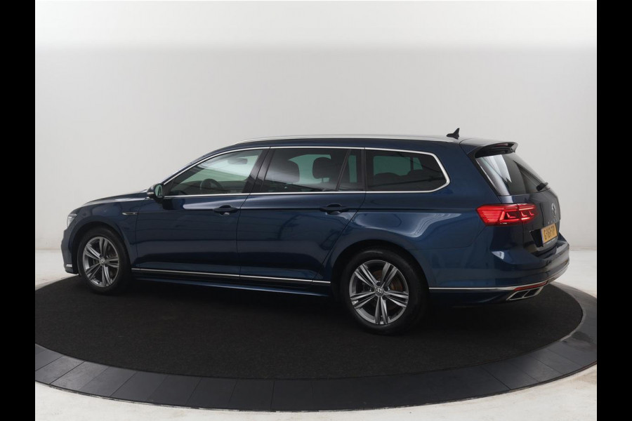 Volkswagen Passat Variant 1.5 TSI Elegance Business R | R-line | Leder/alcantara | Adaptive cruise | Stoelverwarming | Climate control | Keyless | Camera  | Park assist | Carplay | Full LED