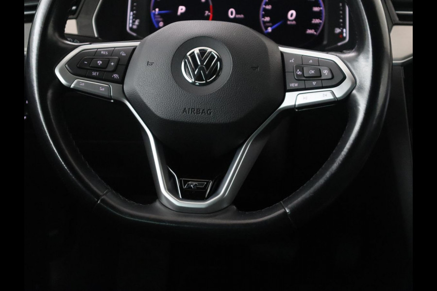Volkswagen Passat Variant 1.5 TSI Elegance Business R | R-line | Leder/alcantara | Adaptive cruise | Stoelverwarming | Climate control | Keyless | Camera  | Park assist | Carplay | Full LED
