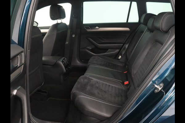 Volkswagen Passat Variant 1.5 TSI Elegance Business R | R-line | Leder/alcantara | Adaptive cruise | Stoelverwarming | Climate control | Keyless | Camera  | Park assist | Carplay | Full LED