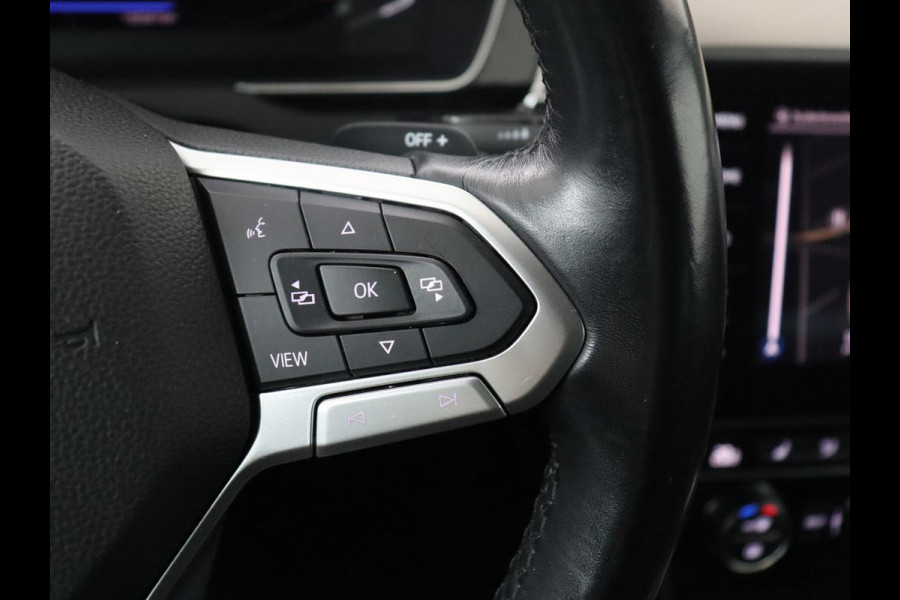 Volkswagen Passat Variant 1.5 TSI Elegance Business R | R-line | Leder/alcantara | Adaptive cruise | Stoelverwarming | Climate control | Keyless | Camera  | Park assist | Carplay | Full LED