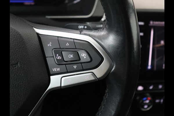 Volkswagen Passat Variant 1.5 TSI Elegance Business R | R-line | Leder/alcantara | Adaptive cruise | Stoelverwarming | Climate control | Keyless | Camera  | Park assist | Carplay | Full LED