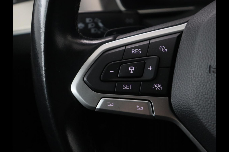 Volkswagen Passat Variant 1.5 TSI Elegance Business R | R-line | Leder/alcantara | Adaptive cruise | Stoelverwarming | Climate control | Keyless | Camera  | Park assist | Carplay | Full LED