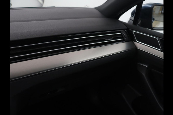 Volkswagen Passat Variant 1.5 TSI Elegance Business R | R-line | Leder/alcantara | Adaptive cruise | Stoelverwarming | Climate control | Keyless | Camera  | Park assist | Carplay | Full LED