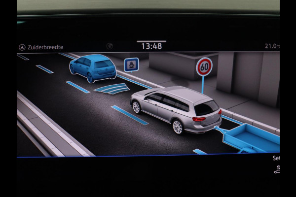 Volkswagen Passat Variant 1.5 TSI Elegance Business R | R-line | Leder/alcantara | Adaptive cruise | Stoelverwarming | Climate control | Keyless | Camera  | Park assist | Carplay | Full LED