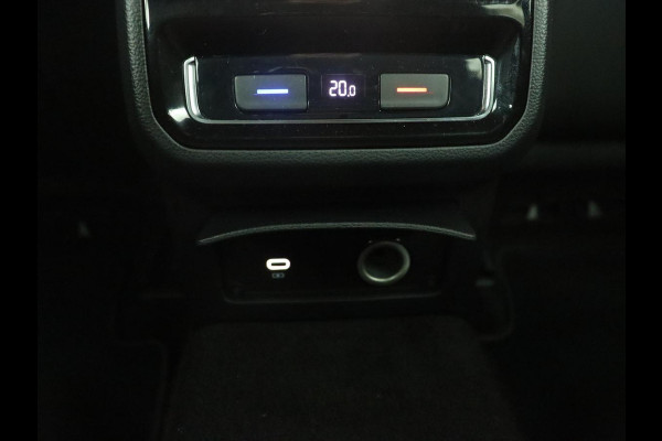 Volkswagen Passat Variant 1.5 TSI Elegance Business R | R-line | Leder/alcantara | Adaptive cruise | Stoelverwarming | Climate control | Keyless | Camera  | Park assist | Carplay | Full LED