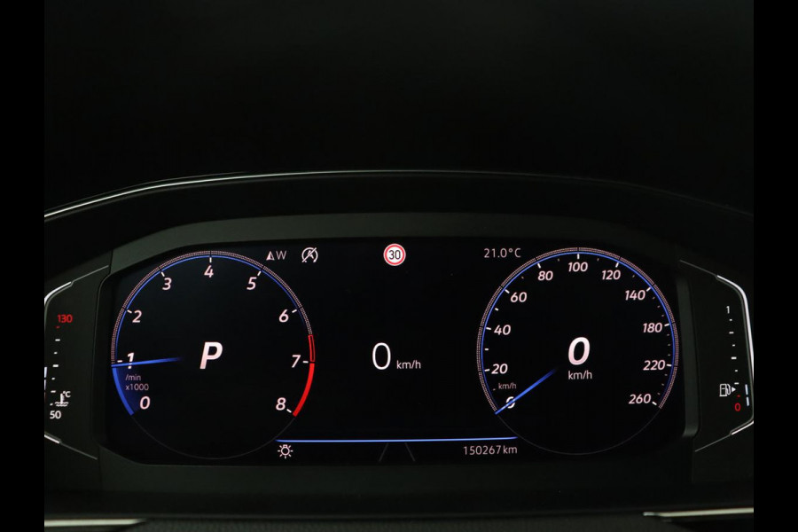 Volkswagen Passat Variant 1.5 TSI Elegance Business R | R-line | Leder/alcantara | Adaptive cruise | Stoelverwarming | Climate control | Keyless | Camera  | Park assist | Carplay | Full LED