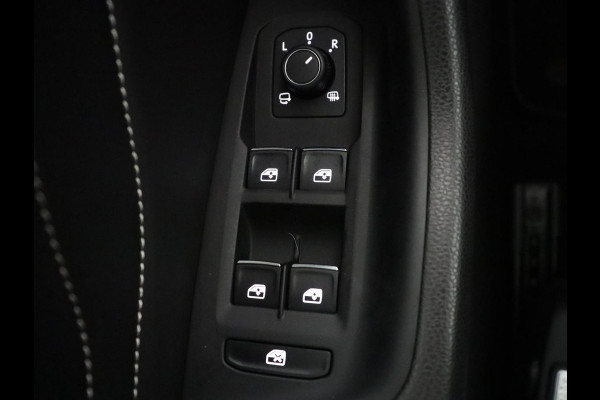 Volkswagen Passat Variant 1.5 TSI Elegance Business R | R-line | Leder/alcantara | Adaptive cruise | Stoelverwarming | Climate control | Keyless | Camera  | Park assist | Carplay | Full LED