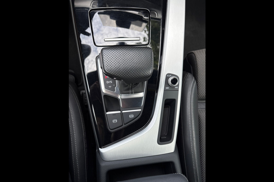 Audi A4 Avant 40 TFSI quattro S edition / S-line / virtual / trekhaak / carplay / dealer ond,