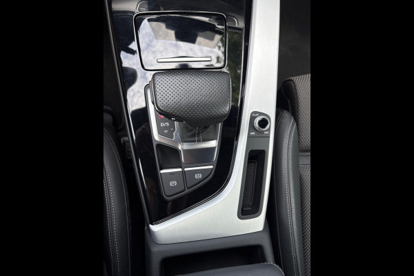 Audi A4 Avant 40 TFSI quattro S edition / S-line / virtual / trekhaak / carplay / dealer ond,