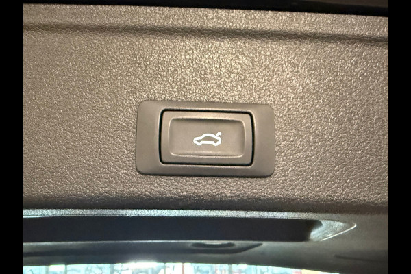 Audi A4 Avant 40 TFSI quattro S edition / S-line / virtual / trekhaak / carplay / dealer ond,