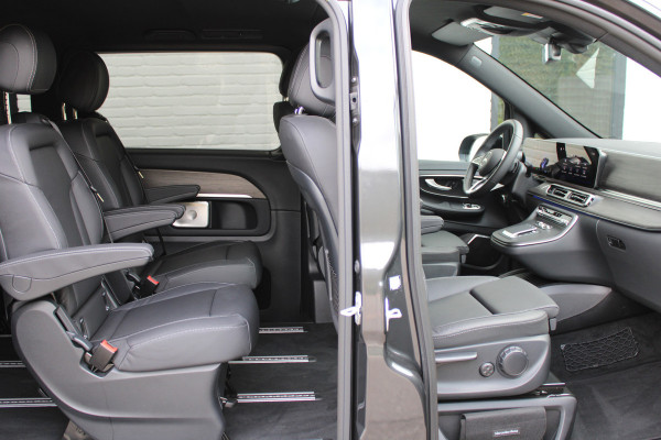 Mercedes-Benz Eqv 300 L2 / AMG / Luchtvering / 200 KM!!! / 7-Persoons / Burmester / Vol Opties / NIEUW