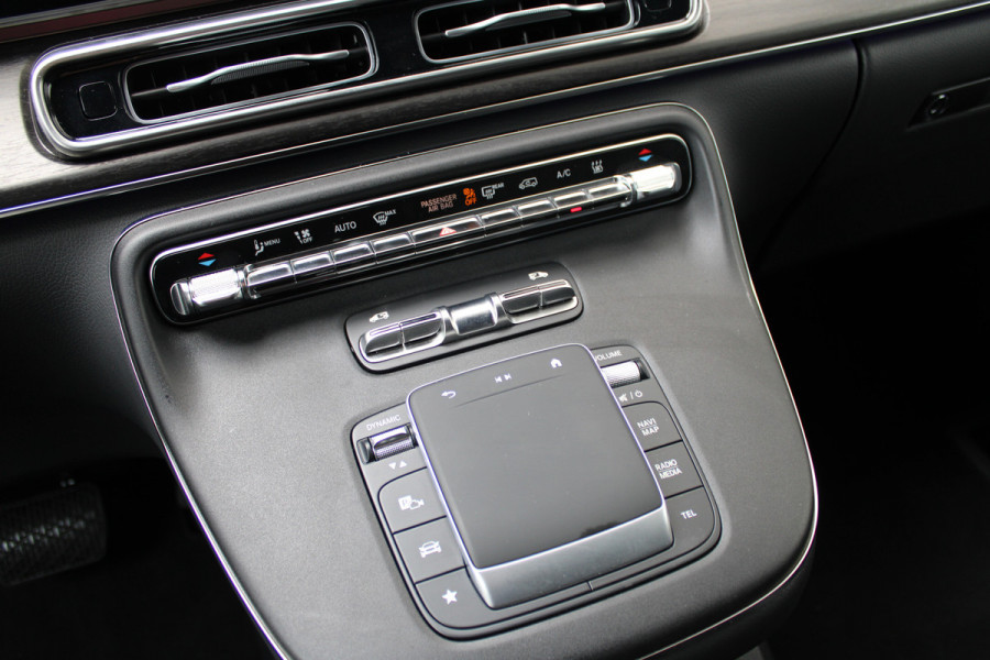 Mercedes-Benz Eqv 300 L2 / AMG / Luchtvering / 200 KM!!! / 7-Persoons / Burmester / Vol Opties / NIEUW