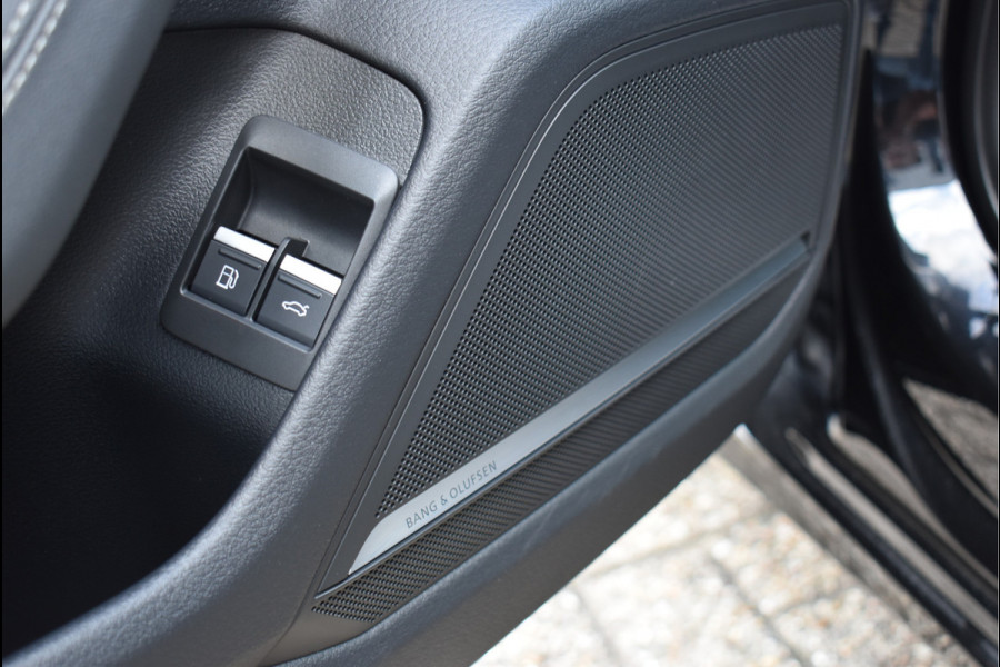 Audi A6 Avant 55 TFSI e Quattro S-Line 367 Pk Competition Pano HUD Leder Soft-Close Trekhaak S6 Uitlaat 20 Inch