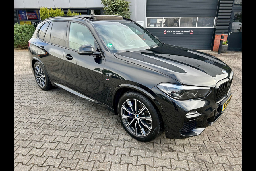 BMW X5 XDrive45e M-Sport, Pano. el. achterklep, camera, el. trekhaak, adaptive cruise control