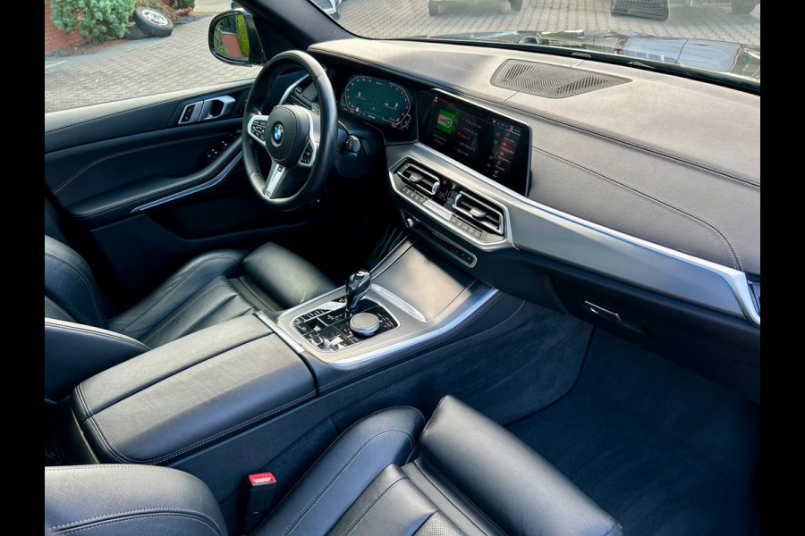BMW X5 XDrive45e M-Sport, Pano. el. achterklep, camera, el. trekhaak, adaptive cruise control