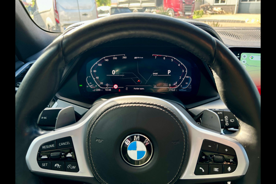 BMW X5 XDrive45e M-Sport, Pano. el. achterklep, camera, el. trekhaak, adaptive cruise control