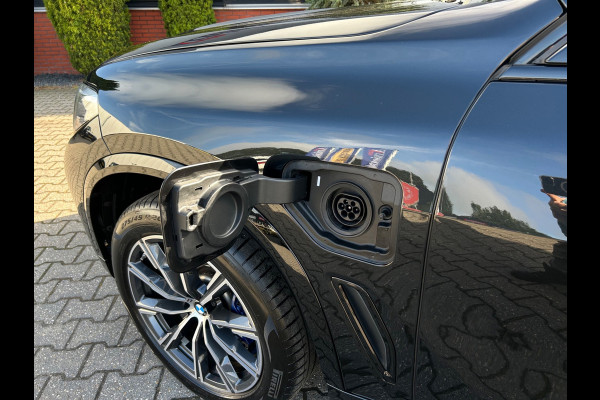 BMW X5 XDrive45e M-Sport, Pano. el. achterklep, camera, el. trekhaak, adaptive cruise control