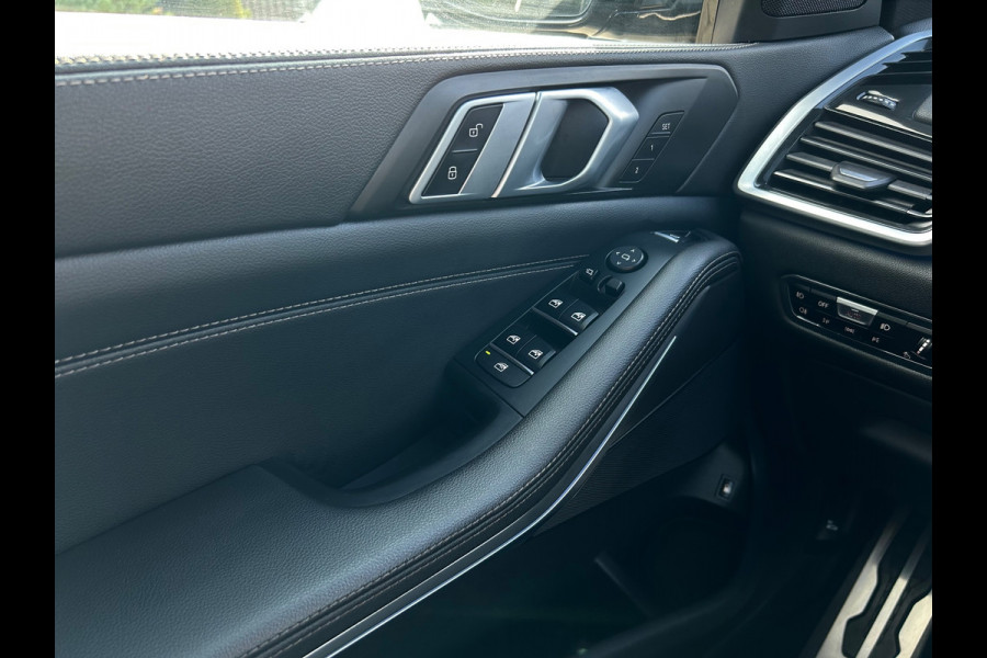 BMW X5 XDrive45e M-Sport, Pano. el. achterklep, camera, el. trekhaak, adaptive cruise control