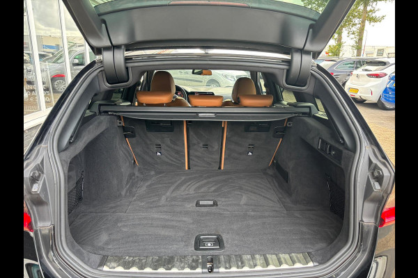 BMW 3 Serie Touring 318i High Executive Edition | M Pakket | Shadow Line | Assisted Driving | Trekhaak