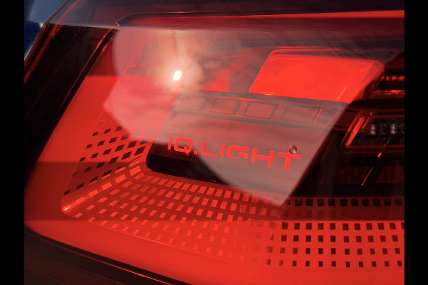 Volkswagen Golf 1.5 eTSI DSG IQ Light Memory Massage Sfeer ACC