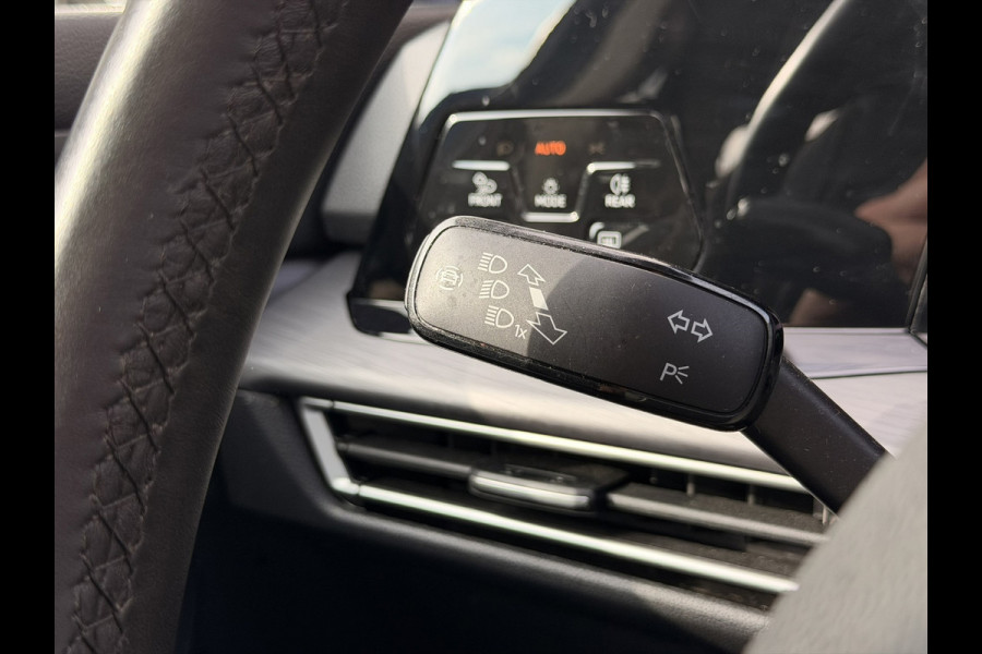 Volkswagen Golf 1.5 eTSI DSG IQ Light Memory Massage Sfeer ACC