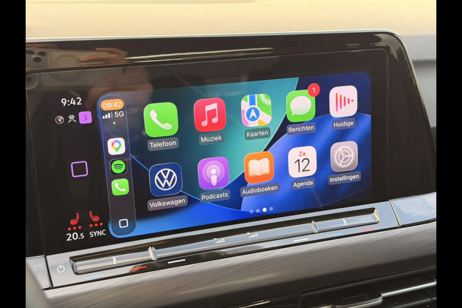 Volkswagen Golf 1.5 eTSI DSG IQ Light Memory Massage Sfeer ACC