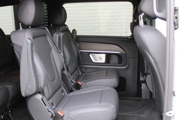 Mercedes-Benz Eqv 300 L2 / AMG / 7-Persoons / Luchtvering / Burmester / 360 Camera / Vol Opties / NIEUWSTAAT