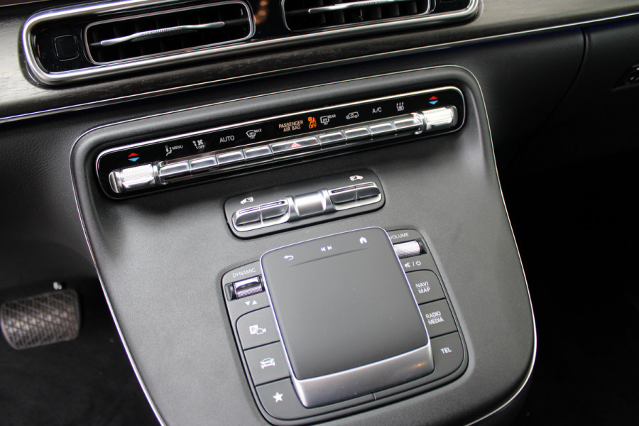 Mercedes-Benz Eqv 300 L2 / AMG / 7-Persoons / Luchtvering / Burmester / 360 Camera / Vol Opties / NIEUWSTAAT