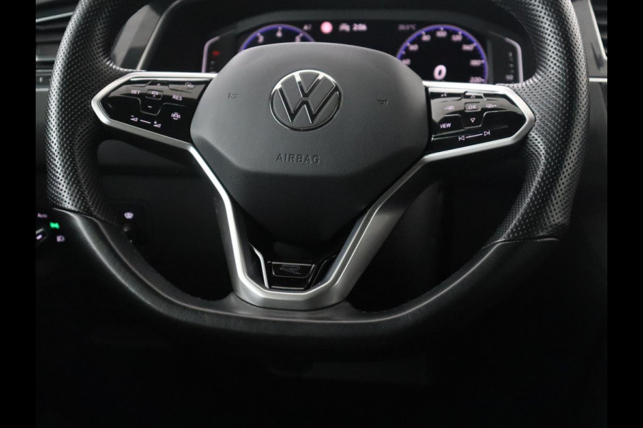 Volkswagen Tiguan 1.5 TSI R-Line Business+ | R-line | Panoramadak | Leder | Trekhaak | Adaptive cruise | Head-up | 360 camera | Park assist | Carplay | Sfeerverlichting | Climate control | Elektrische achterklep