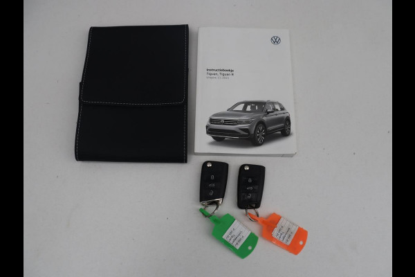 Volkswagen Tiguan 1.5 TSI R-Line Business+ | R-line | Panoramadak | Leder | Trekhaak | Adaptive cruise | Head-up | 360 camera | Park assist | Carplay | Sfeerverlichting | Climate control | Elektrische achterklep