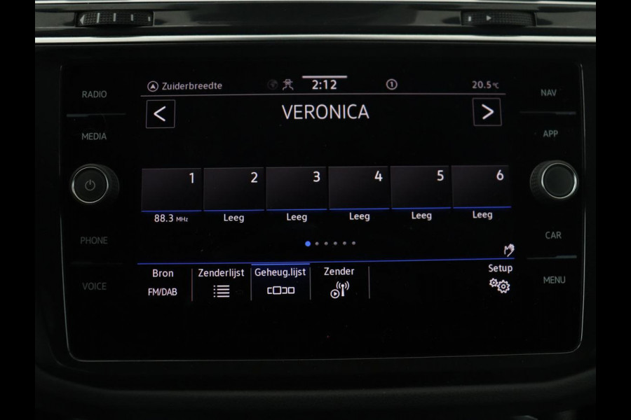 Volkswagen Tiguan 1.5 TSI R-Line Business+ | R-line | Panoramadak | Leder | Trekhaak | Adaptive cruise | Head-up | 360 camera | Park assist | Carplay | Sfeerverlichting | Climate control | Elektrische achterklep