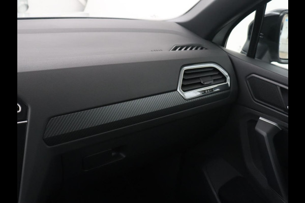 Volkswagen Tiguan 1.5 TSI R-Line Business+ | R-line | Panoramadak | Leder | Trekhaak | Adaptive cruise | Head-up | 360 camera | Park assist | Carplay | Sfeerverlichting | Climate control | Elektrische achterklep