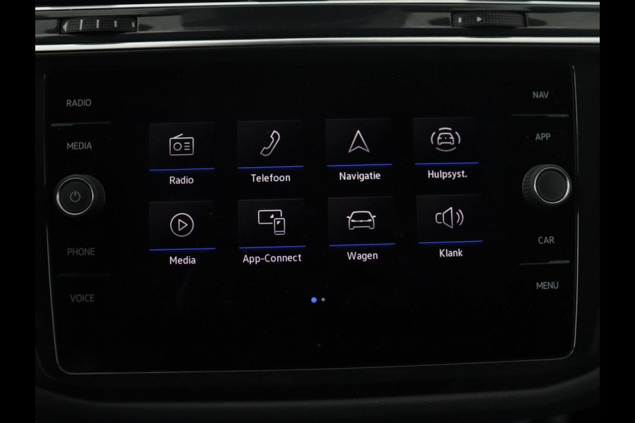 Volkswagen Tiguan 1.5 TSI R-Line Business+ | R-line | Panoramadak | Leder | Trekhaak | Adaptive cruise | Head-up | 360 camera | Park assist | Carplay | Sfeerverlichting | Climate control | Elektrische achterklep