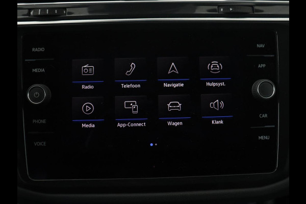 Volkswagen Tiguan 1.5 TSI R-Line Business+ | R-line | Panoramadak | Leder | Trekhaak | Adaptive cruise | Head-up | 360 camera | Park assist | Carplay | Sfeerverlichting | Climate control | Elektrische achterklep