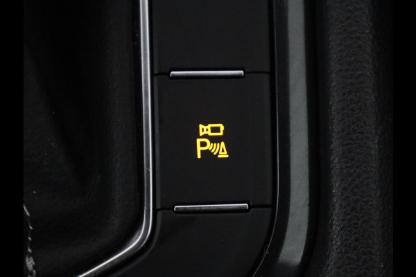 Volkswagen Tiguan 1.5 TSI R-Line Business+ | R-line | Panoramadak | Leder | Trekhaak | Adaptive cruise | Head-up | 360 camera | Park assist | Carplay | Sfeerverlichting | Climate control | Elektrische achterklep