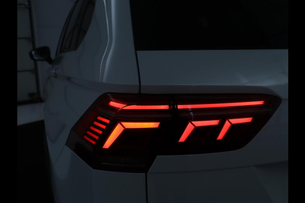 Volkswagen Tiguan 1.5 TSI R-Line Business+ | R-line | Panoramadak | Leder | Trekhaak | Adaptive cruise | Head-up | 360 camera | Park assist | Carplay | Sfeerverlichting | Climate control | Elektrische achterklep