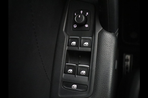 Volkswagen Tiguan 1.5 TSI R-Line Business+ | R-line | Panoramadak | Leder | Trekhaak | Adaptive cruise | Head-up | 360 camera | Park assist | Carplay | Sfeerverlichting | Climate control | Elektrische achterklep
