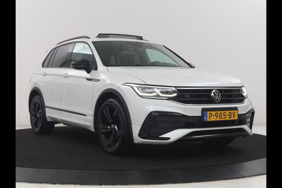 Volkswagen Tiguan 1.5 TSI R-Line Business+ | R-line | Panoramadak | Leder | Trekhaak | Adaptive cruise | Head-up | 360 camera | Park assist | Carplay | Sfeerverlichting | Climate control | Elektrische achterklep