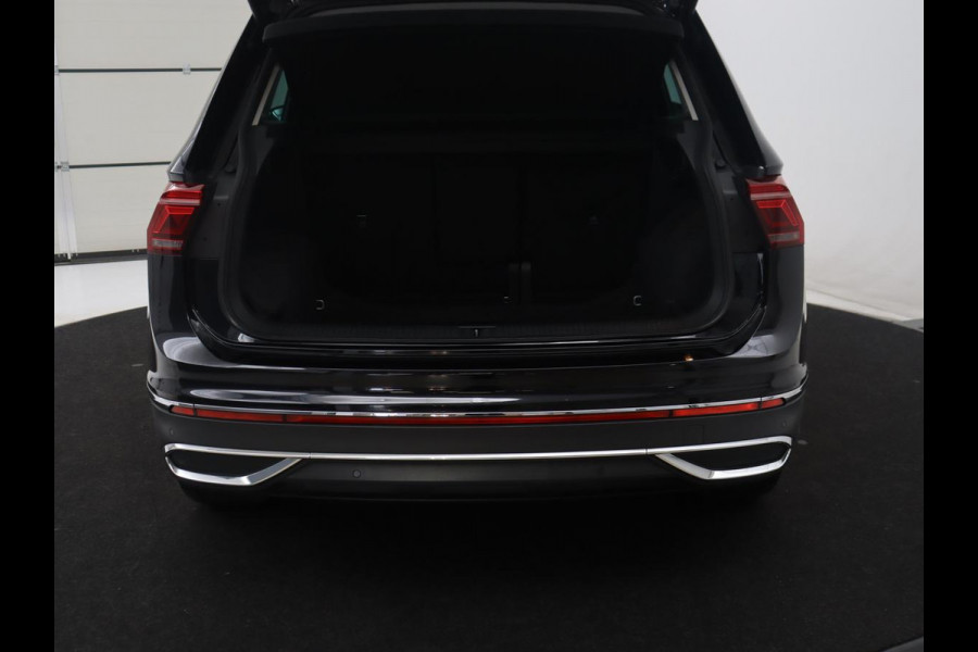 Volkswagen Tiguan 1.5 TSI Elegance | Panoramadak | Adaptive cruise | Stuur/stoel verwarming | Stoelmassage | Camera | Park assist | Sfeerverlichting | Full LED | Elektrische achterklep